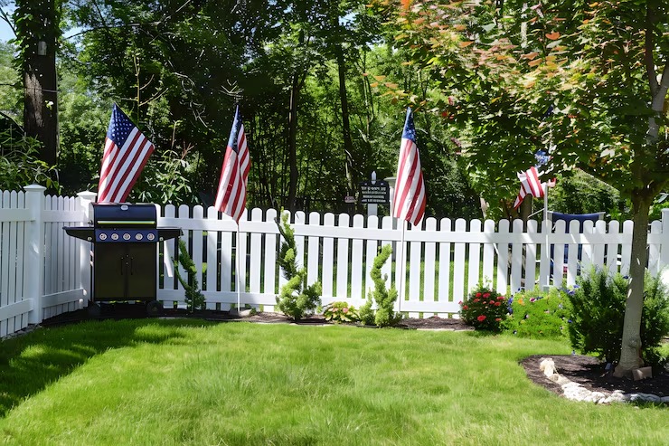 Lawn Care & Maintenance​